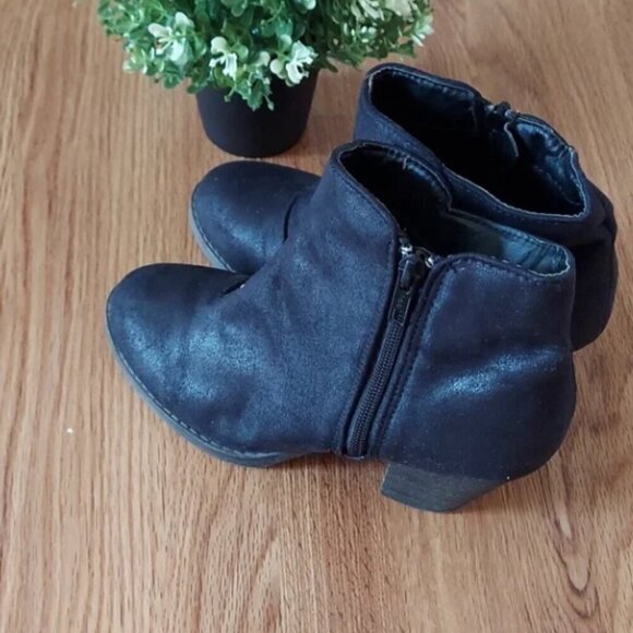 Taylor boots Size 7.5 Ankle. Color black, woman, zipper, fall winter spring comf - Picture 2 of 5
